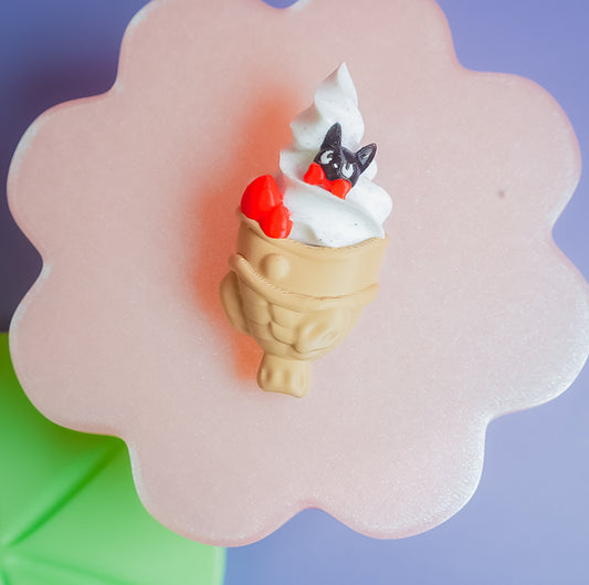 Kikiโs Taiyaki Magnet
