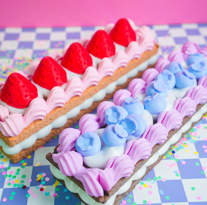 Berry Cake Pill Containers